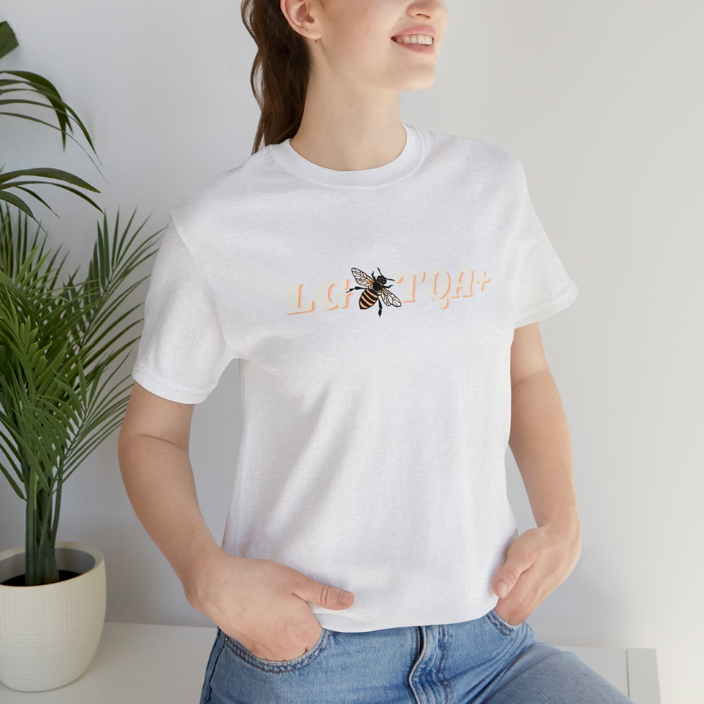 LG bee TQ Unisex Jersey Short Sleeve Tee